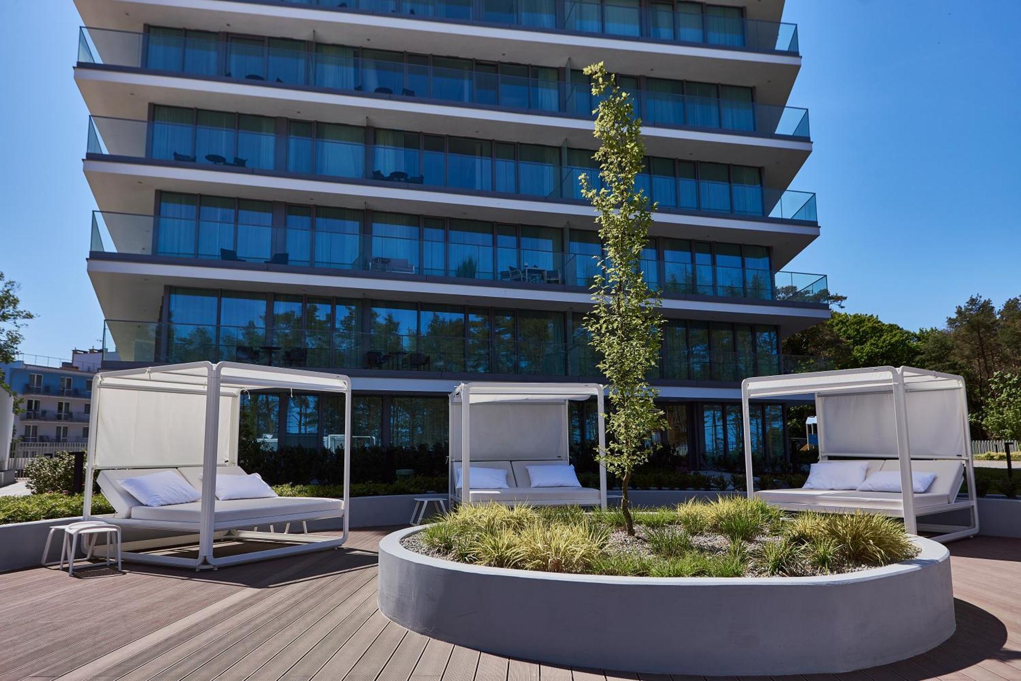 Wave Beachfront Family Apartment Miedzyzdroje Exterior photo